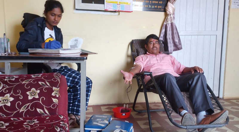 त्रिपन्नौँ पटक रक्तदान गर्नुभएका बजिमयको अनुभव: ‘जति रक्तदान गर्‍यो, उति स्वस्थ्य भइँदोरहेछ ’